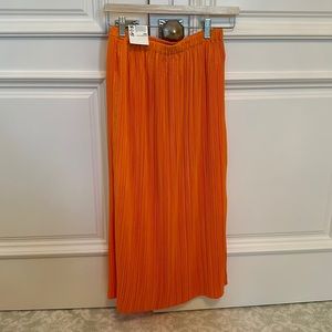 ❤️SOLD-Club Monaco skirt New with tag